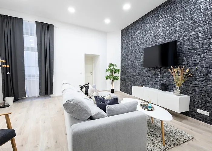 Family Deluxe A Stone Throw From The Centre And Danube *